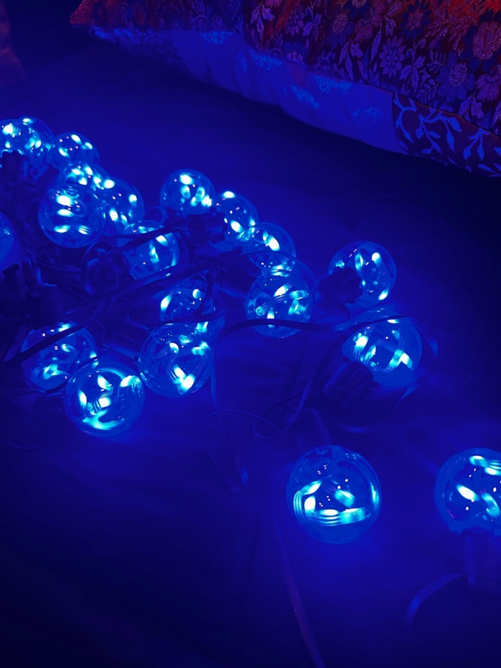 Outdoor LED 25 ft String Globe Light Set with Remote - Picture 7 of 10